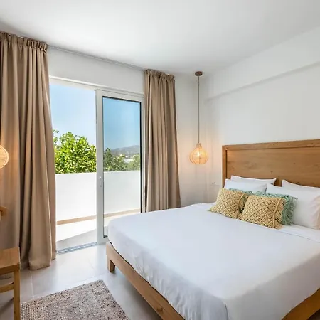 Absolute 4* كوتاري