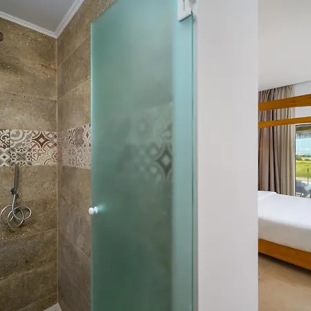 فندق Absolute كوتاري