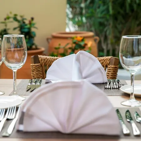 فندق Absolute كوتاري