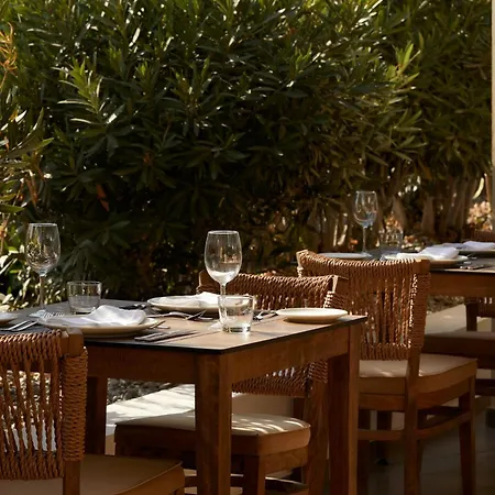 Absolute فندق كوتاري