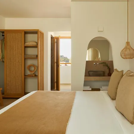 Absolute 4* كوتاري